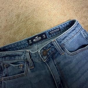 hollister dark-washed ultra high rise mom jean
